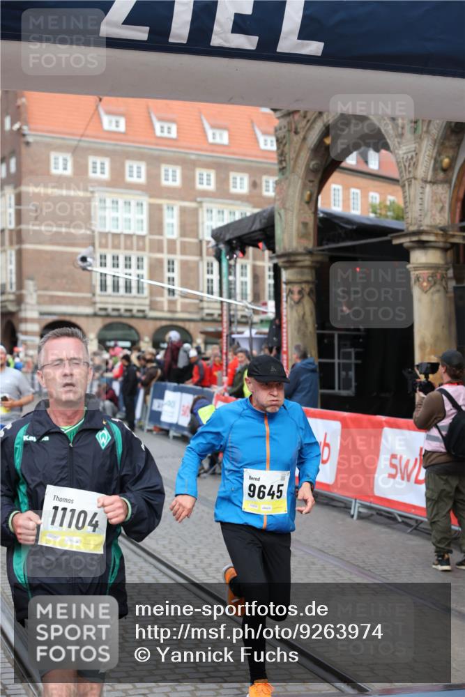 05.10.2025 - 20. swb-Marathon Bremen Yannick Fuchs http://msf.ph/oto/9263974 05.10.2025 10:50:17 Ziel 9485, 9579, 9645, 9689, 9787, 10246, 10356, 11104, 11208, 11288, 11295, 11621 meine-sportfotos.de