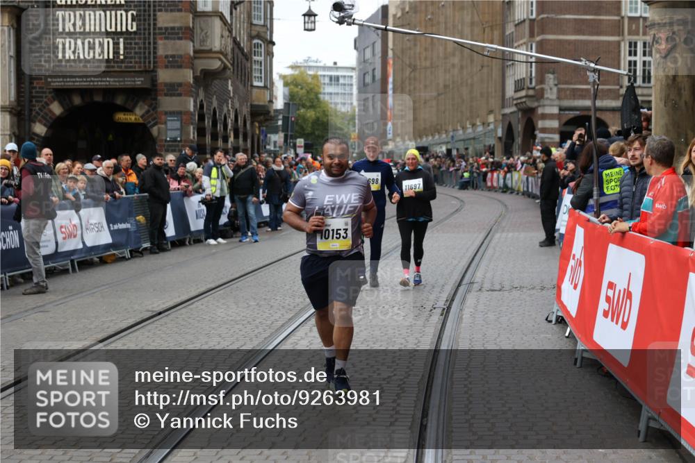 05.10.2025 - 20. swb-Marathon Bremen Yannick Fuchs http://msf.ph/oto/9263981 05.10.2025 11:26:56 Ziel  meine-sportfotos.de