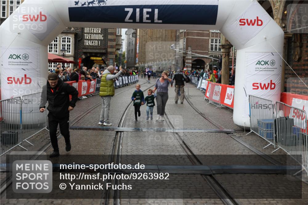 05.10.2025 - 20. swb-Marathon Bremen Yannick Fuchs http://msf.ph/oto/9263982 05.10.2025 15:24:45 Ziel  meine-sportfotos.de