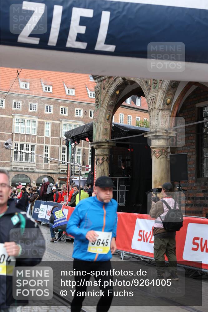 05.10.2025 - 20. swb-Marathon Bremen Yannick Fuchs http://msf.ph/oto/9264005 05.10.2025 10:50:17 Ziel 9485, 9579, 9645, 9689, 9787, 10246, 10356, 11104, 11208, 11288, 11295, 11621 meine-sportfotos.de