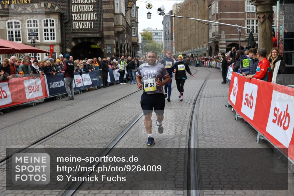 05.10.2025 - 20. swb-Marathon Bremen Yannick Fuchs http://msf.ph/oto/9264009 05.10.2025 11:26:57 Ziel 10153 meine-sportfotos.de
