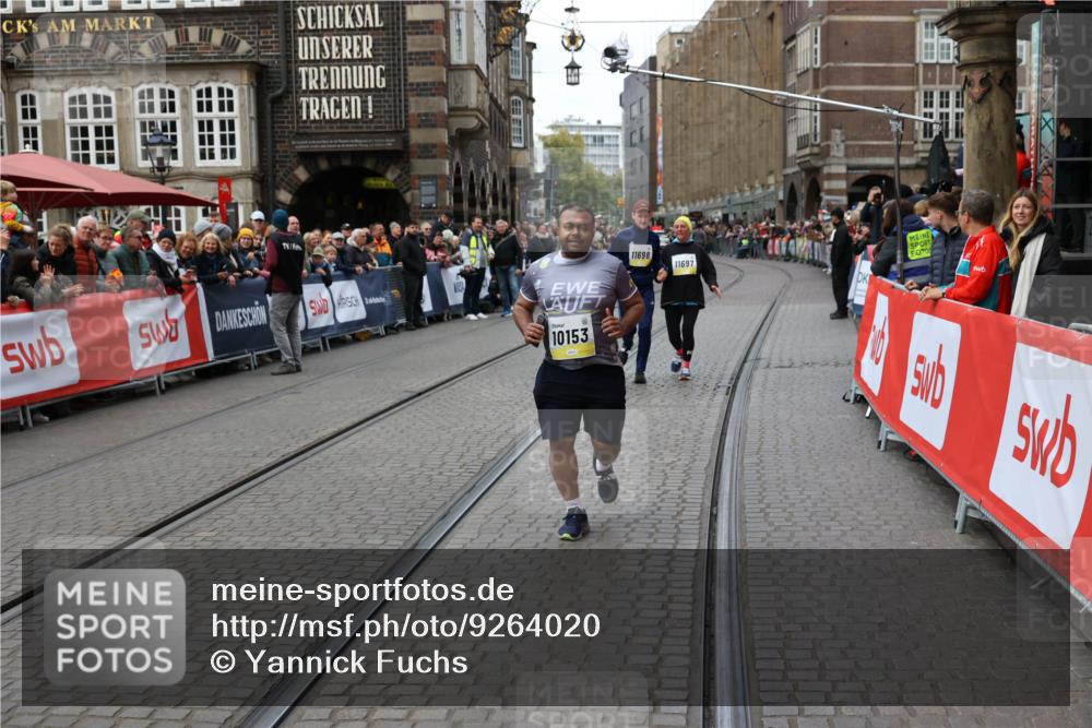 05.10.2025 - 20. swb-Marathon Bremen Yannick Fuchs http://msf.ph/oto/9264020 05.10.2025 11:26:57 Ziel 10153 meine-sportfotos.de