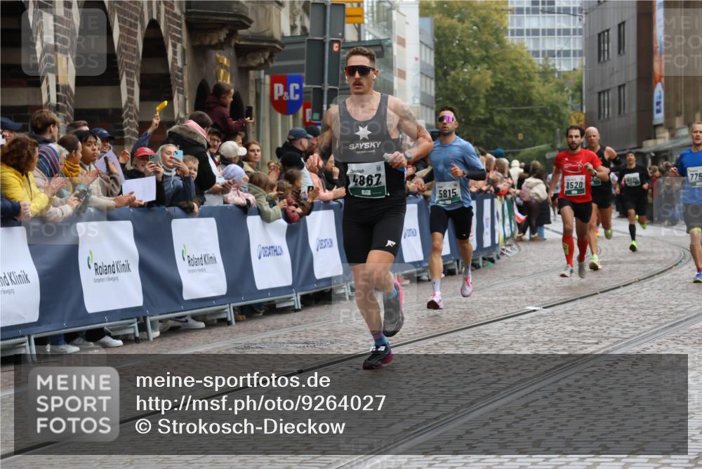 05.10.2025 - 20. swb-Marathon Bremen Strokosch-Dieckow http://msf.ph/oto/9264027 05.10.2025 12:58:44 Ziel 4867, 5815, 7668, 7764, 8275, 8520, 8593 meine-sportfotos.de