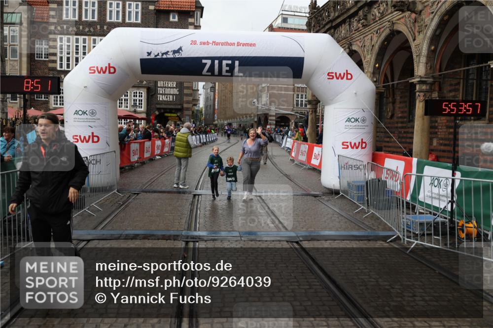 05.10.2025 - 20. swb-Marathon Bremen Yannick Fuchs http://msf.ph/oto/9264039 05.10.2025 15:24:47 Ziel  meine-sportfotos.de