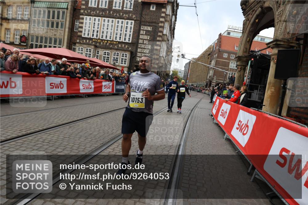 05.10.2025 - 20. swb-Marathon Bremen Yannick Fuchs http://msf.ph/oto/9264053 05.10.2025 11:26:58 Ziel 10153 meine-sportfotos.de