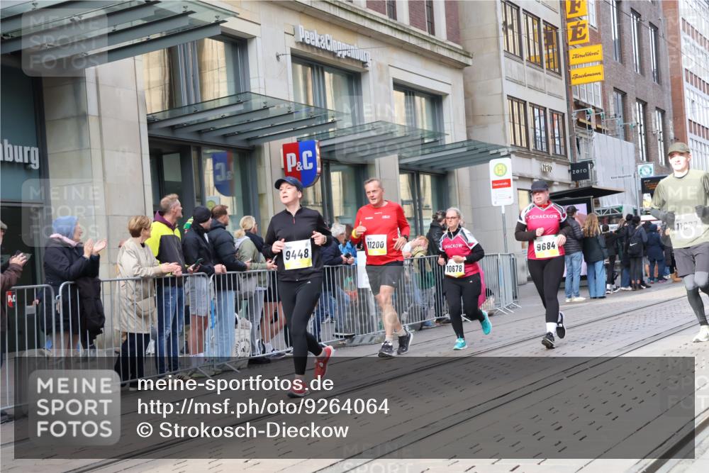 05.10.2025 - 20. swb-Marathon Bremen Strokosch-Dieckow http://msf.ph/oto/9264064 05.10.2025 11:03:57 Ziel 7123, 7789, 9275, 9448, 9537, 9684, 10098, 10439, 10483, 10678, 10853, 11001, 11044, 11077, 11102, 11200, 11611, 11685, 7123, 7789, 9275, 9448, 9537, 9684, 10098, 10439, 10483, 10678, 10853, 11001, 11044, 11077, 11102, 11200, 11611, 11685 meine-sportfotos.de