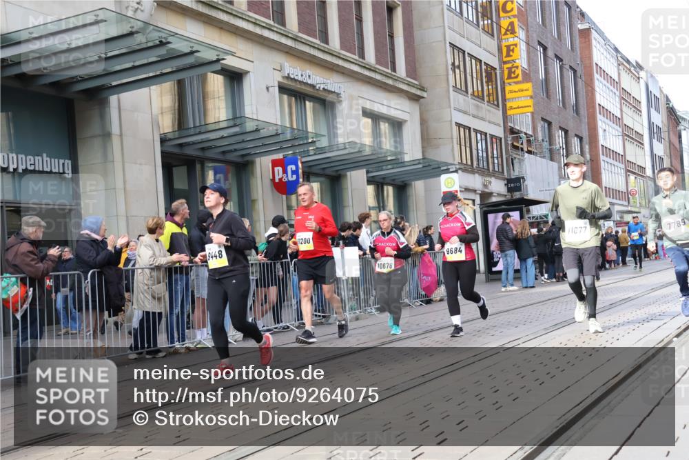 05.10.2025 - 20. swb-Marathon Bremen Strokosch-Dieckow http://msf.ph/oto/9264075 05.10.2025 11:03:57 Ziel 7123, 7789, 9275, 9448, 9537, 9684, 10098, 10439, 10483, 10678, 10853, 11001, 11044, 11077, 11102, 11200, 11611, 11685, 7123, 7789, 9275, 9448, 9537, 9684, 10098, 10439, 10483, 10678, 10853, 11001, 11044, 11077, 11102, 11200, 11611, 11685 meine-sportfotos.de