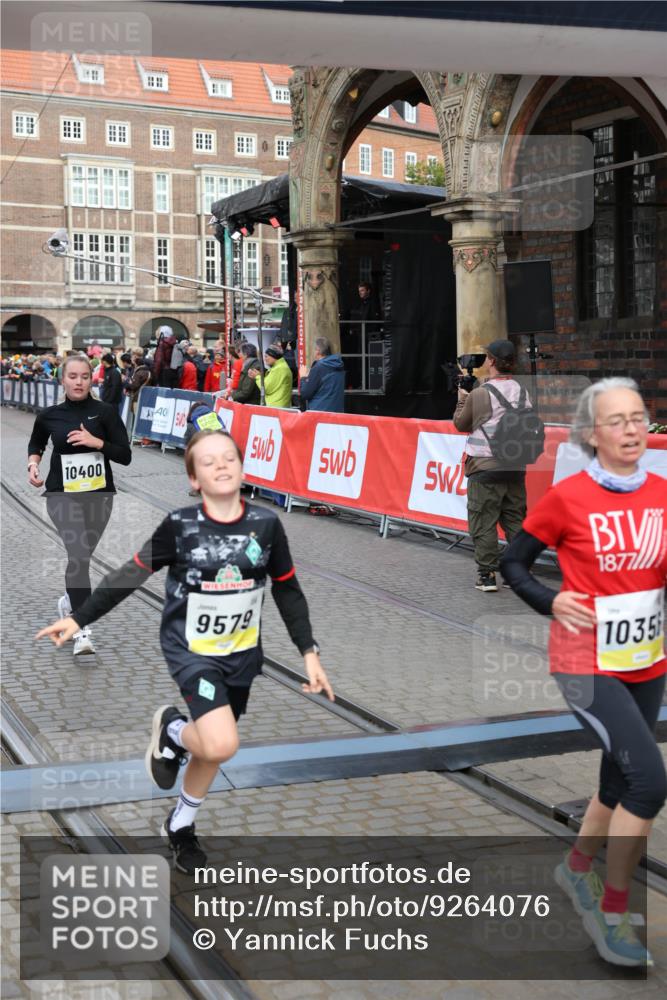 05.10.2025 - 20. swb-Marathon Bremen Yannick Fuchs http://msf.ph/oto/9264076 05.10.2025 10:50:21 Ziel 9579, 9645, 9689, 10022, 10246, 10356, 10400, 10443, 11104 meine-sportfotos.de