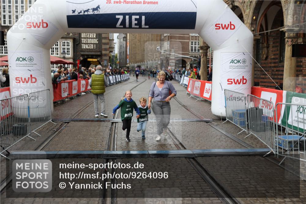 05.10.2025 - 20. swb-Marathon Bremen Yannick Fuchs http://msf.ph/oto/9264096 05.10.2025 15:24:48 Ziel  meine-sportfotos.de