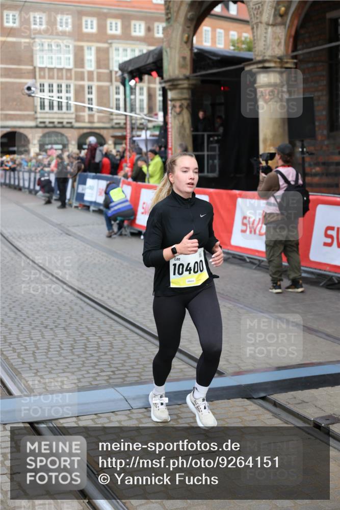 05.10.2025 - 20. swb-Marathon Bremen Yannick Fuchs http://msf.ph/oto/9264151 05.10.2025 10:50:22 Ziel 9579, 9645, 9689, 10022, 10356, 10400, 10443, 11104 meine-sportfotos.de