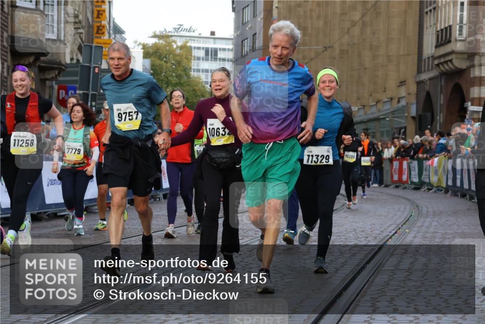 05.10.2025 - 20. swb-Marathon Bremen Strokosch-Dieckow http://msf.ph/oto/9264155 05.10.2025 11:07:18 Ziel 7779, 9180, 9217, 9334, 9628, 9757, 10286, 10330, 10332, 10582, 10632, 10824, 10836, 10902, 11122, 11258, 11329, 11477 meine-sportfotos.de