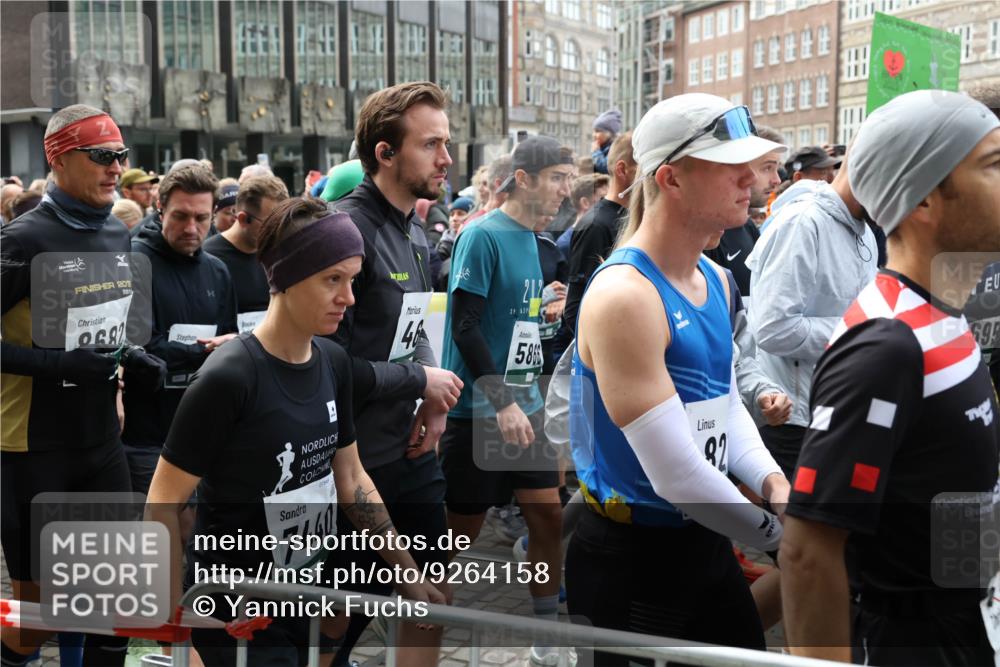 05.10.2025 - 20. swb-Marathon Bremen Yannick Fuchs http://msf.ph/oto/9264158 05.10.2025 11:30:49 Ziel 9629 meine-sportfotos.de