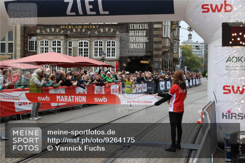 05.10.2025 - 20. swb-Marathon Bremen Yannick Fuchs http://msf.ph/oto/9264175 05.10.2025 12:04:41 Ziel 11703 meine-sportfotos.de