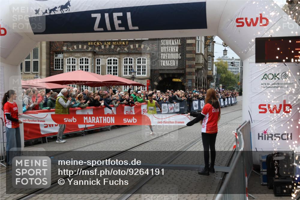 05.10.2025 - 20. swb-Marathon Bremen Yannick Fuchs http://msf.ph/oto/9264191 05.10.2025 12:04:41 Ziel 11703 meine-sportfotos.de