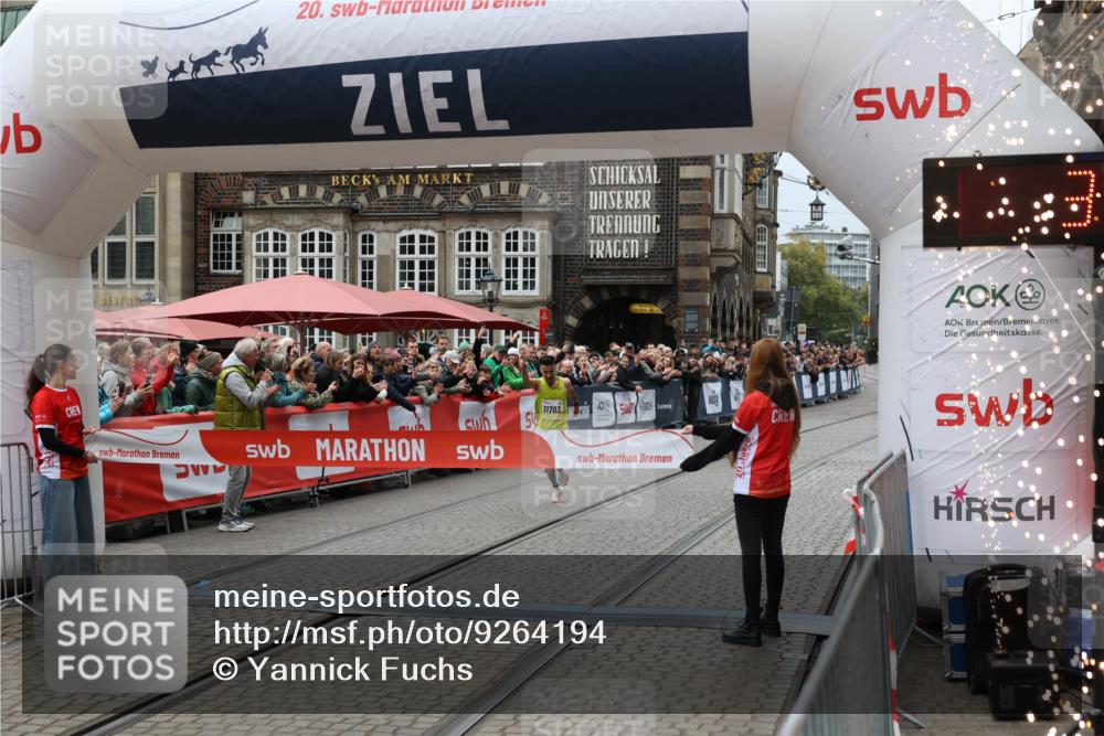 05.10.2025 - 20. swb-Marathon Bremen Yannick Fuchs http://msf.ph/oto/9264194 05.10.2025 12:04:41 Ziel 11703 meine-sportfotos.de
