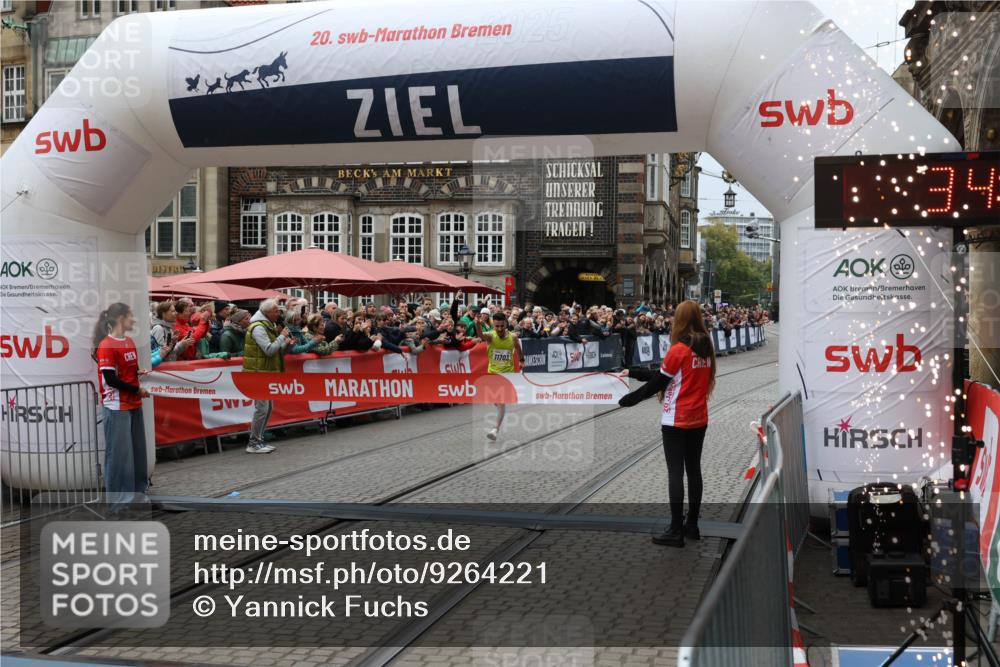 05.10.2025 - 20. swb-Marathon Bremen Yannick Fuchs http://msf.ph/oto/9264221 05.10.2025 12:04:42 Ziel 11703 meine-sportfotos.de