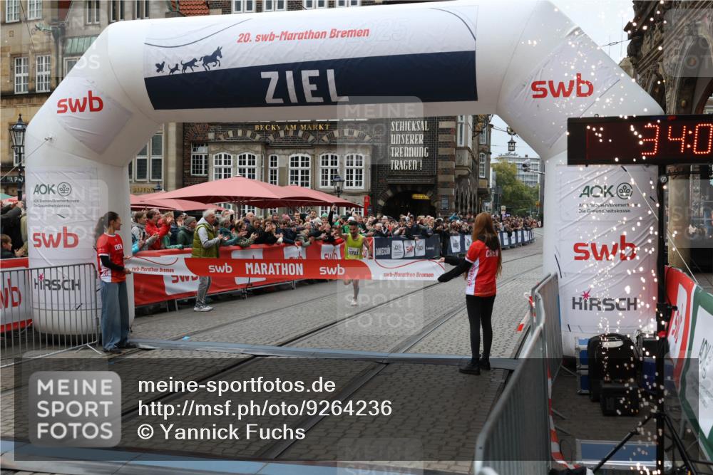 05.10.2025 - 20. swb-Marathon Bremen Yannick Fuchs http://msf.ph/oto/9264236 05.10.2025 12:04:42 Ziel 11703 meine-sportfotos.de