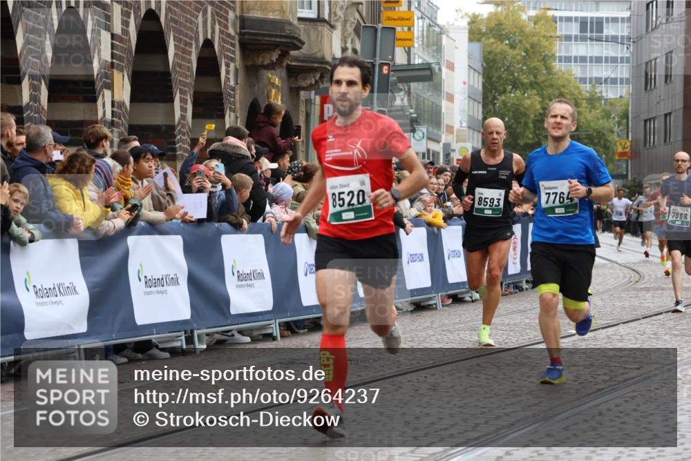 05.10.2025 - 20. swb-Marathon Bremen Strokosch-Dieckow http://msf.ph/oto/9264237 05.10.2025 12:58:47 Ziel 3580, 5815, 7668, 7764, 8275, 8520, 8593 meine-sportfotos.de