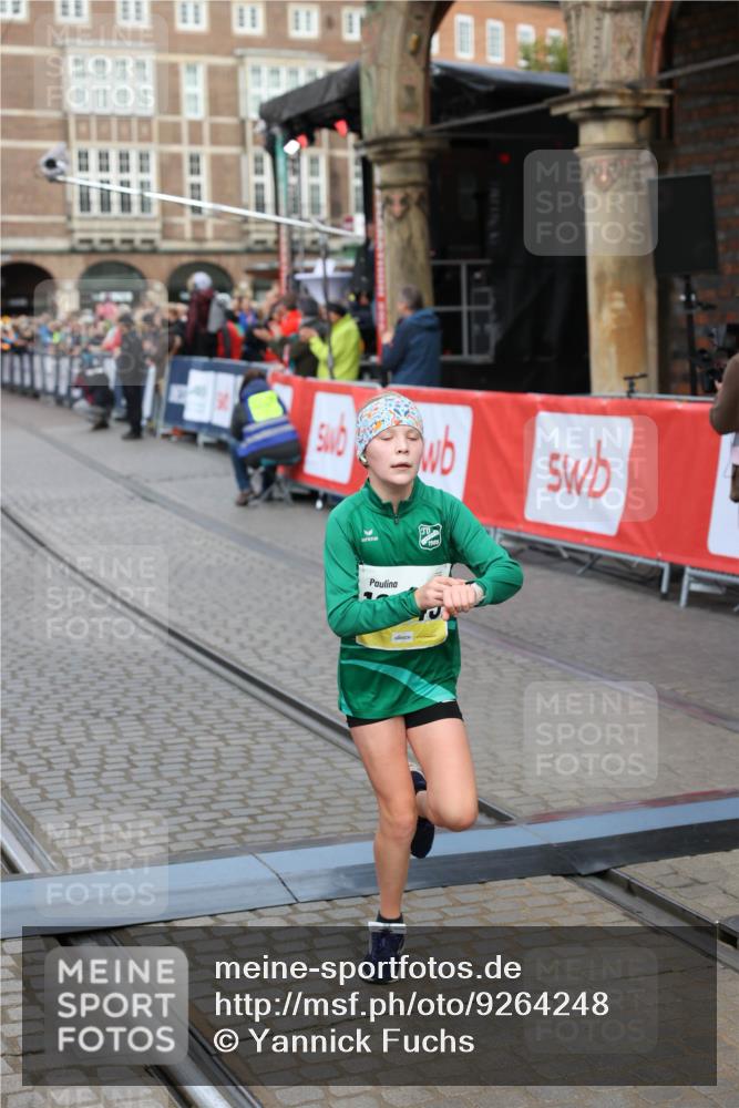 05.10.2025 - 20. swb-Marathon Bremen Yannick Fuchs http://msf.ph/oto/9264248 05.10.2025 10:50:25 Ziel 9579, 9689, 10022, 10356, 10400, 10443, 10923 meine-sportfotos.de