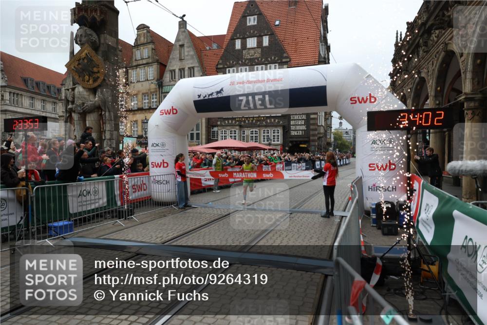 05.10.2025 - 20. swb-Marathon Bremen Yannick Fuchs http://msf.ph/oto/9264319 05.10.2025 12:04:43 Ziel 11703 meine-sportfotos.de