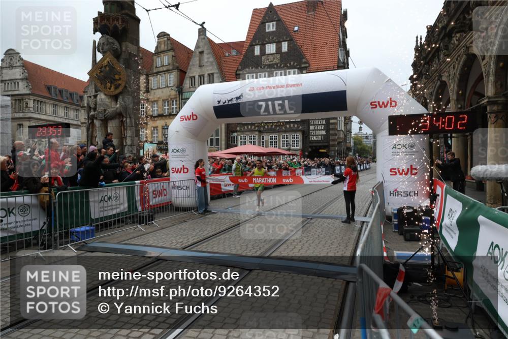 05.10.2025 - 20. swb-Marathon Bremen Yannick Fuchs http://msf.ph/oto/9264352 05.10.2025 12:04:43 Ziel 11703 meine-sportfotos.de