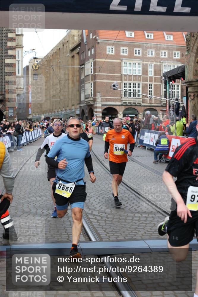 05.10.2025 - 20. swb-Marathon Bremen Yannick Fuchs http://msf.ph/oto/9264389 05.10.2025 10:50:30 Ziel 8866, 9740, 10443, 10537, 10923, 11022, 11254, 11298, 11460, 11531, 11740 meine-sportfotos.de