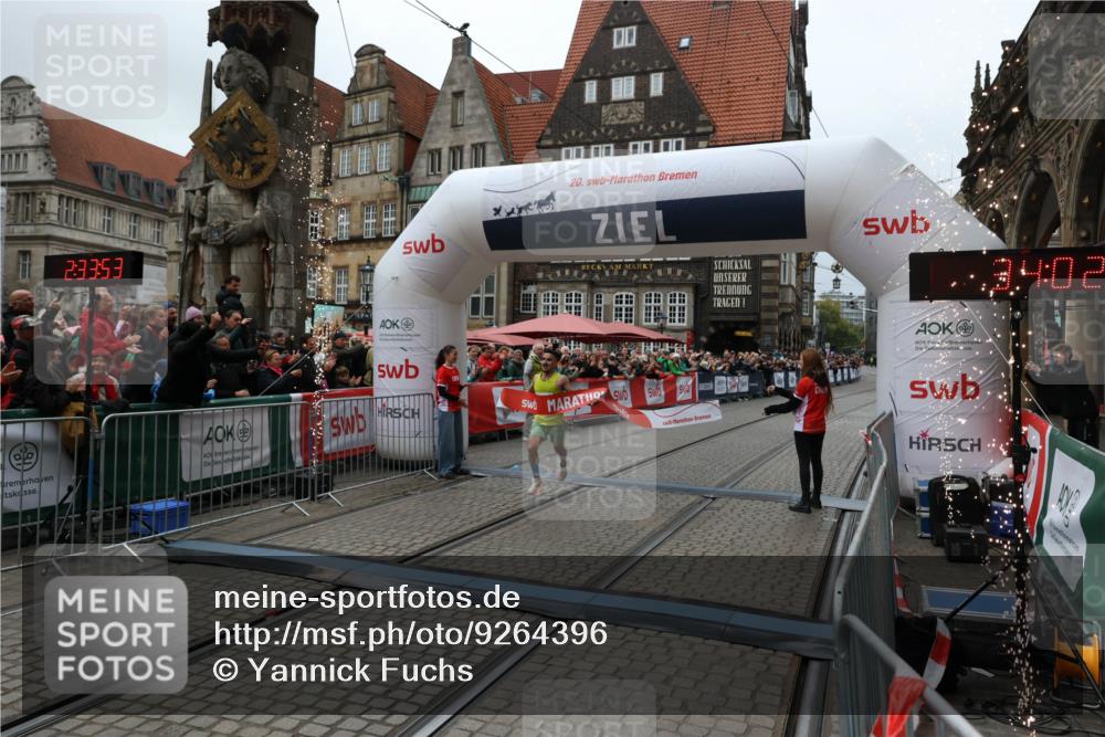 05.10.2025 - 20. swb-Marathon Bremen Yannick Fuchs http://msf.ph/oto/9264396 05.10.2025 12:04:43 Ziel 11703 meine-sportfotos.de