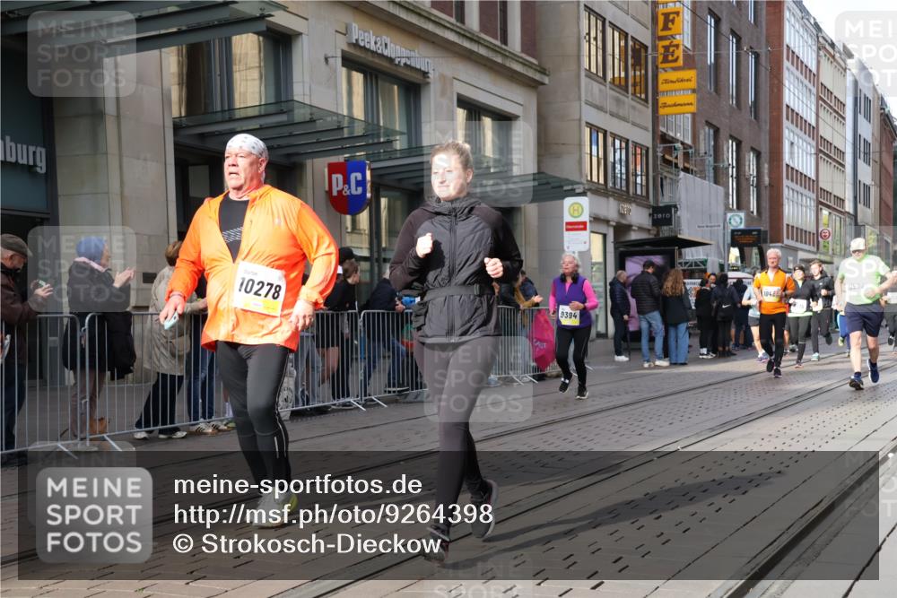 05.10.2025 - 20. swb-Marathon Bremen Strokosch-Dieckow http://msf.ph/oto/9264398 05.10.2025 11:04:10 Ziel 8111, 9394, 9537, 9610, 9623, 9684, 9750, 9771, 9915, 10278, 10439, 10483, 10485, 10531, 10532, 10674, 10678, 10869, 10956, 11044, 11196, 11200, 11542, 11704, 8111, 9394, 9537, 9610, 9623, 9684, 9750, 9771, 9915, 10278, 10439, 10483, 10485, 10531, 10532, 10674, 10678, 10869, 10956, 11044, 11196, 11200, 11542 meine-sportfotos.de