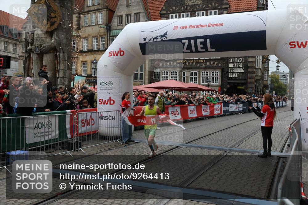 05.10.2025 - 20. swb-Marathon Bremen Yannick Fuchs http://msf.ph/oto/9264413 05.10.2025 12:04:43 Ziel 11703 meine-sportfotos.de