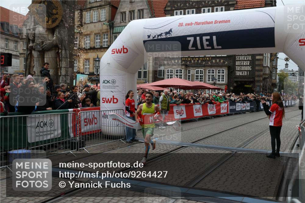 05.10.2025 - 20. swb-Marathon Bremen Yannick Fuchs http://msf.ph/oto/9264427 05.10.2025 12:04:43 Ziel 11703 meine-sportfotos.de