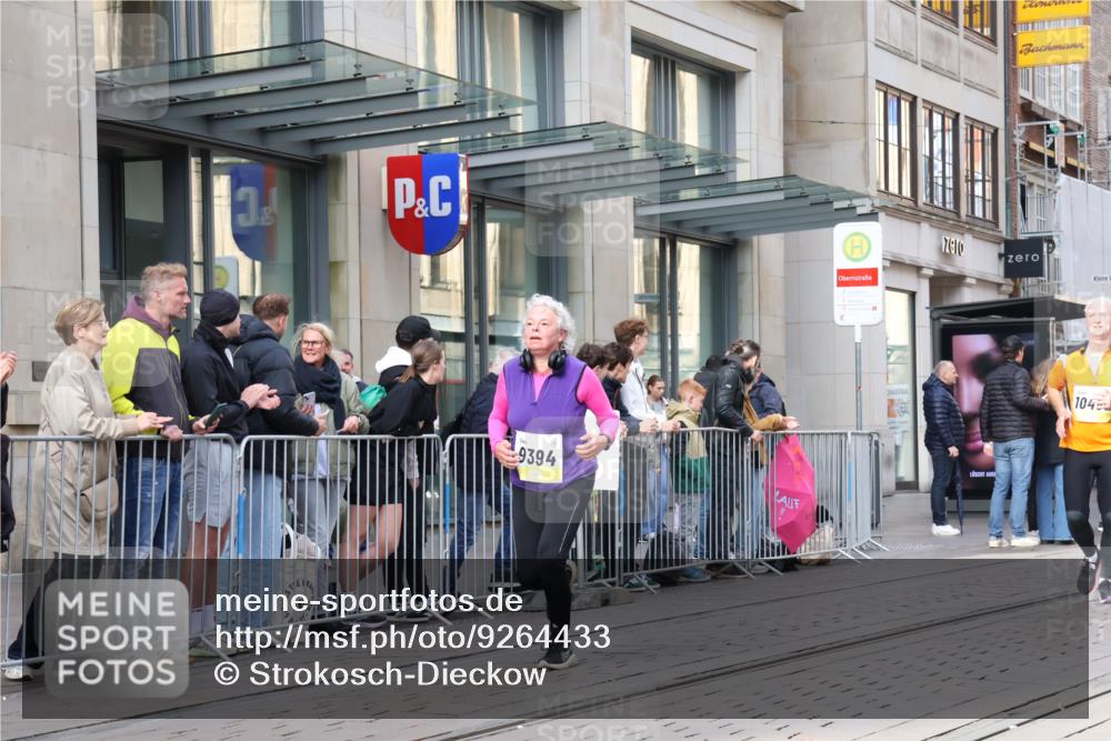 05.10.2025 - 20. swb-Marathon Bremen Strokosch-Dieckow http://msf.ph/oto/9264433 05.10.2025 11:04:11 Ziel 8111, 9394, 9537, 9610, 9623, 9684, 9750, 9765, 9771, 9915, 10278, 10422, 10439, 10451, 10483, 10485, 10531, 10532, 10674, 10678, 10869, 10956, 11044, 11196, 11200, 11542, 11546, 11704, 8111, 9394, 9537, 9610, 9623, 9684, 9750, 9765, 9771, 9915, 10278, 10422, 10439, 10451, 10483, 10485, 10531, 10532, 10674, 10678, 10869, 10956, 11044, 11196, 11200, 11542, 11546 meine-sportfotos.de