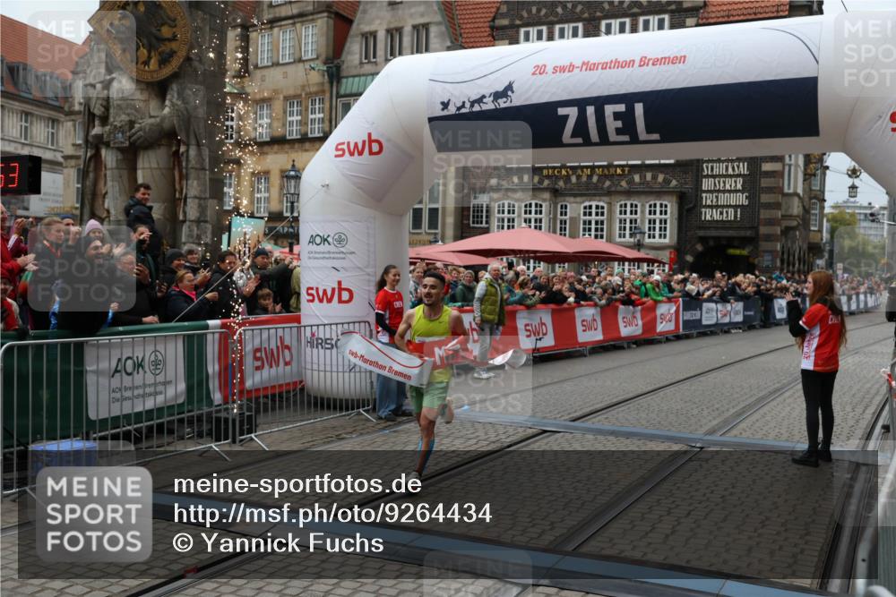 05.10.2025 - 20. swb-Marathon Bremen Yannick Fuchs http://msf.ph/oto/9264434 05.10.2025 12:04:43 Ziel 11703 meine-sportfotos.de