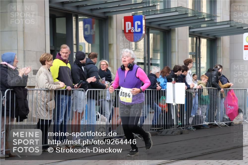 05.10.2025 - 20. swb-Marathon Bremen Strokosch-Dieckow http://msf.ph/oto/9264446 05.10.2025 11:04:12 Ziel 8111, 9394, 9532, 9537, 9610, 9623, 9684, 9750, 9765, 9771, 9915, 10278, 10422, 10439, 10451, 10483, 10485, 10531, 10532, 10674, 10678, 10869, 10956, 11044, 11196, 11200, 11427, 11542, 11546, 11704, 8111, 9394, 9532, 9537, 9610, 9623, 9684, 9750, 9765, 9771, 9915, 10278, 10422, 10439, 10451, 10483, 10485, 10531, 10532, 10674, 10678, 10869, 10956, 11044, 11196, 11200, 11427, 11542, 11546 meine-sportfotos.de