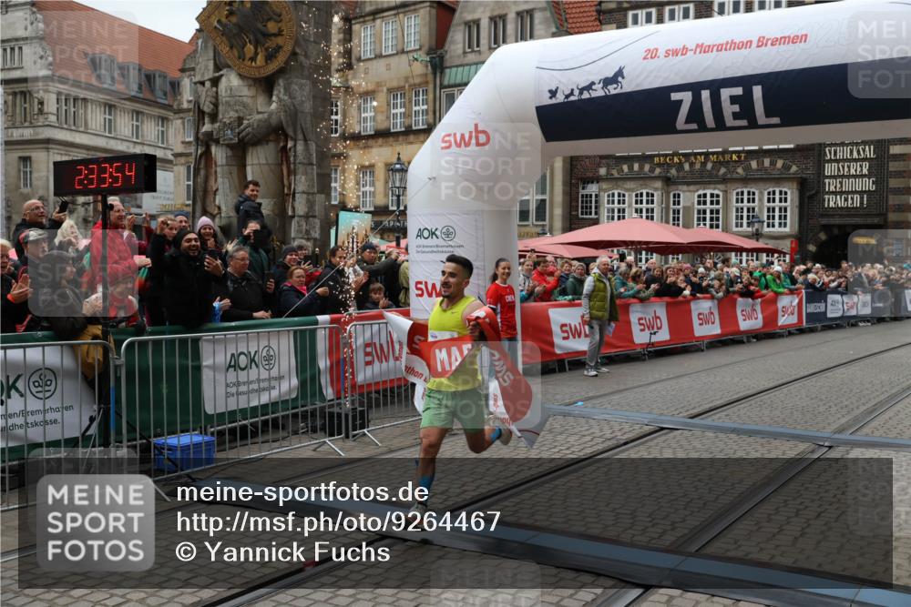 05.10.2025 - 20. swb-Marathon Bremen Yannick Fuchs http://msf.ph/oto/9264467 05.10.2025 12:04:44 Ziel 11703 meine-sportfotos.de