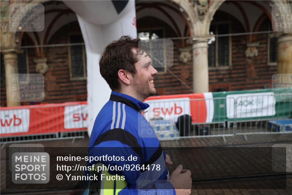 05.10.2025 - 20. swb-Marathon Bremen Yannick Fuchs http://msf.ph/oto/9264478 05.10.2025 15:25:04 Ziel 1145 meine-sportfotos.de