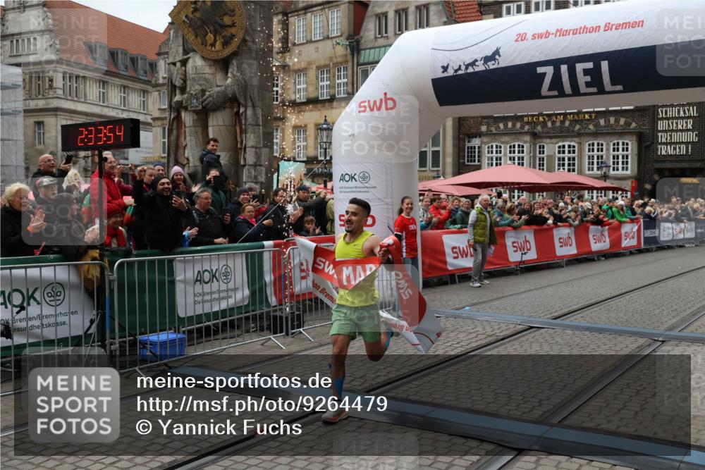 05.10.2025 - 20. swb-Marathon Bremen Yannick Fuchs http://msf.ph/oto/9264479 05.10.2025 12:04:44 Ziel 11703 meine-sportfotos.de