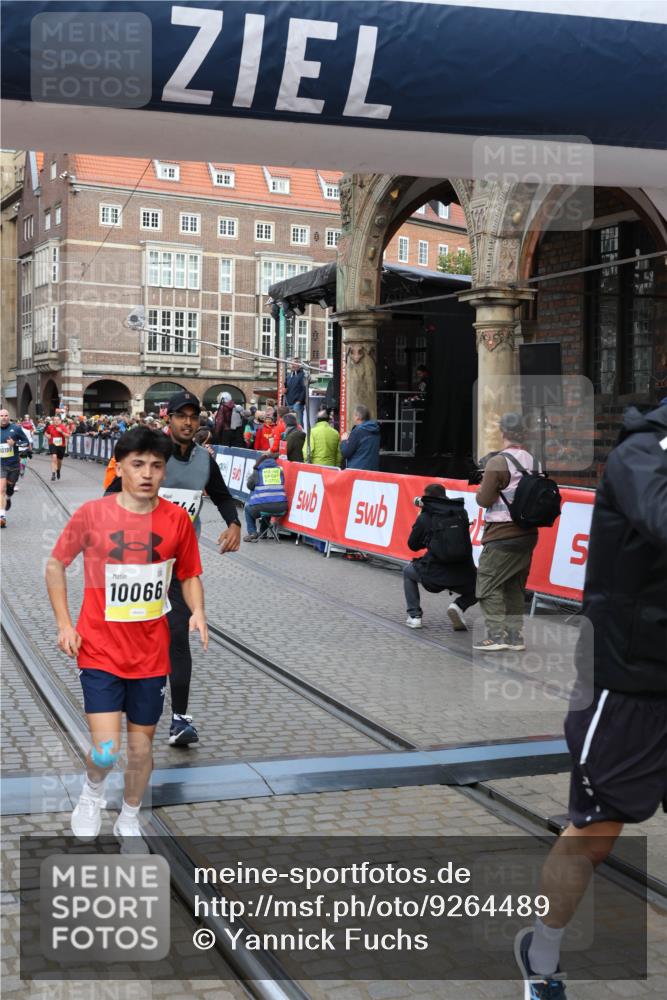 05.10.2025 - 20. swb-Marathon Bremen Yannick Fuchs http://msf.ph/oto/9264489 05.10.2025 10:50:35 Ziel 8866, 9337, 9740, 10066, 10199, 10537, 10638, 10923, 11022, 11239, 11241, 11254, 11298, 11344, 11460, 11531, 11660, 11740 meine-sportfotos.de