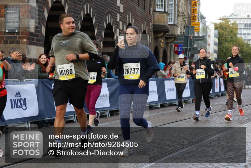 05.10.2025 - 20. swb-Marathon Bremen Strokosch-Dieckow http://msf.ph/oto/9264505 05.10.2025 11:07:26 Ziel 7779, 9483, 9780, 10037, 10160, 10223, 10737, 10776, 10854, 11122, 11159, 11262, 11384, 11529, 11584 meine-sportfotos.de