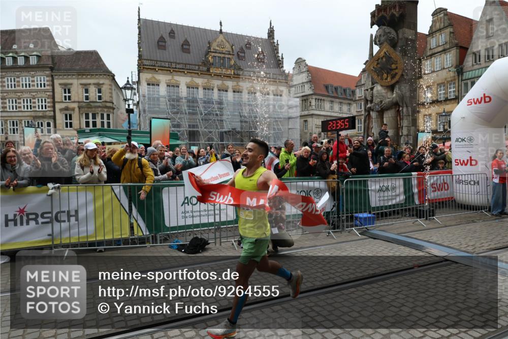 05.10.2025 - 20. swb-Marathon Bremen Yannick Fuchs http://msf.ph/oto/9264555 05.10.2025 12:04:45 Ziel 11703 meine-sportfotos.de