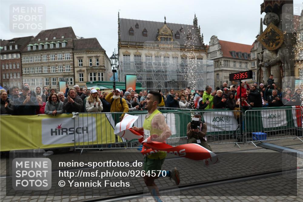 05.10.2025 - 20. swb-Marathon Bremen Yannick Fuchs http://msf.ph/oto/9264570 05.10.2025 12:04:45 Ziel 11703 meine-sportfotos.de