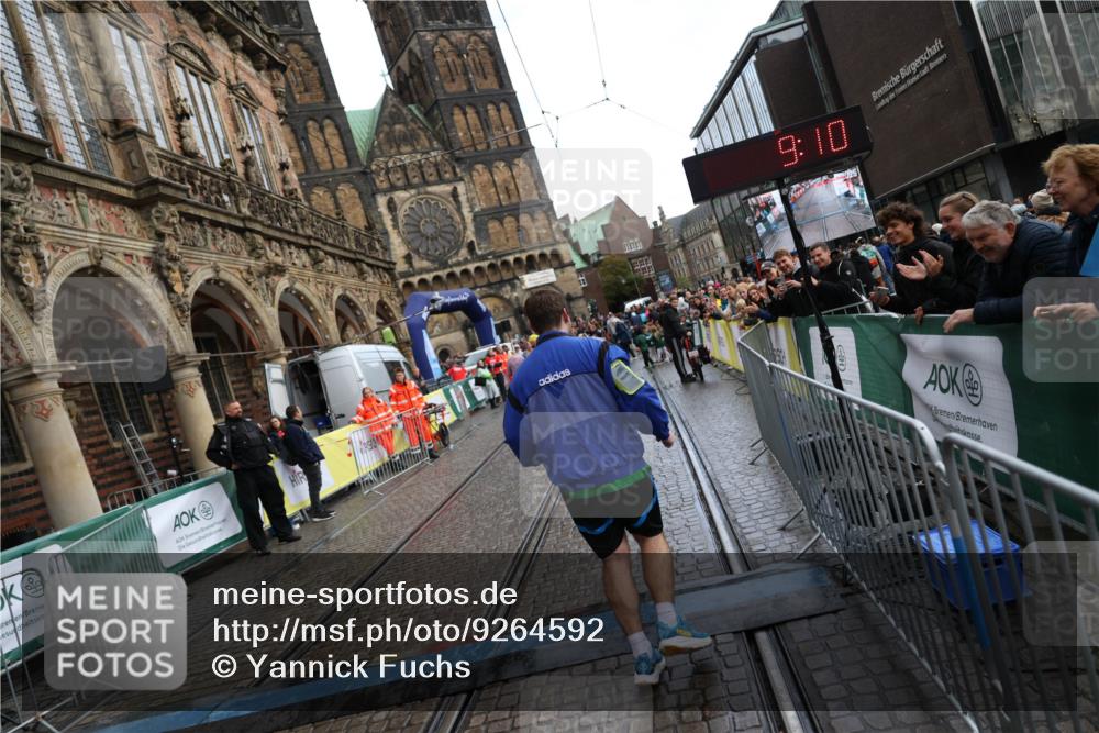 05.10.2025 - 20. swb-Marathon Bremen Yannick Fuchs http://msf.ph/oto/9264592 05.10.2025 15:25:06 Ziel 1145 meine-sportfotos.de