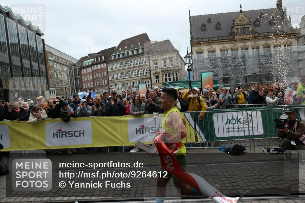05.10.2025 - 20. swb-Marathon Bremen Yannick Fuchs http://msf.ph/oto/9264612 05.10.2025 12:04:45 Ziel 11703 meine-sportfotos.de