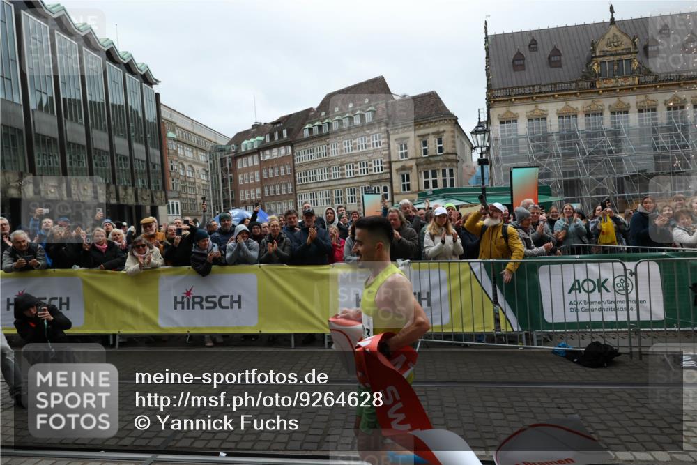 05.10.2025 - 20. swb-Marathon Bremen Yannick Fuchs http://msf.ph/oto/9264628 05.10.2025 12:04:45 Ziel 11703 meine-sportfotos.de
