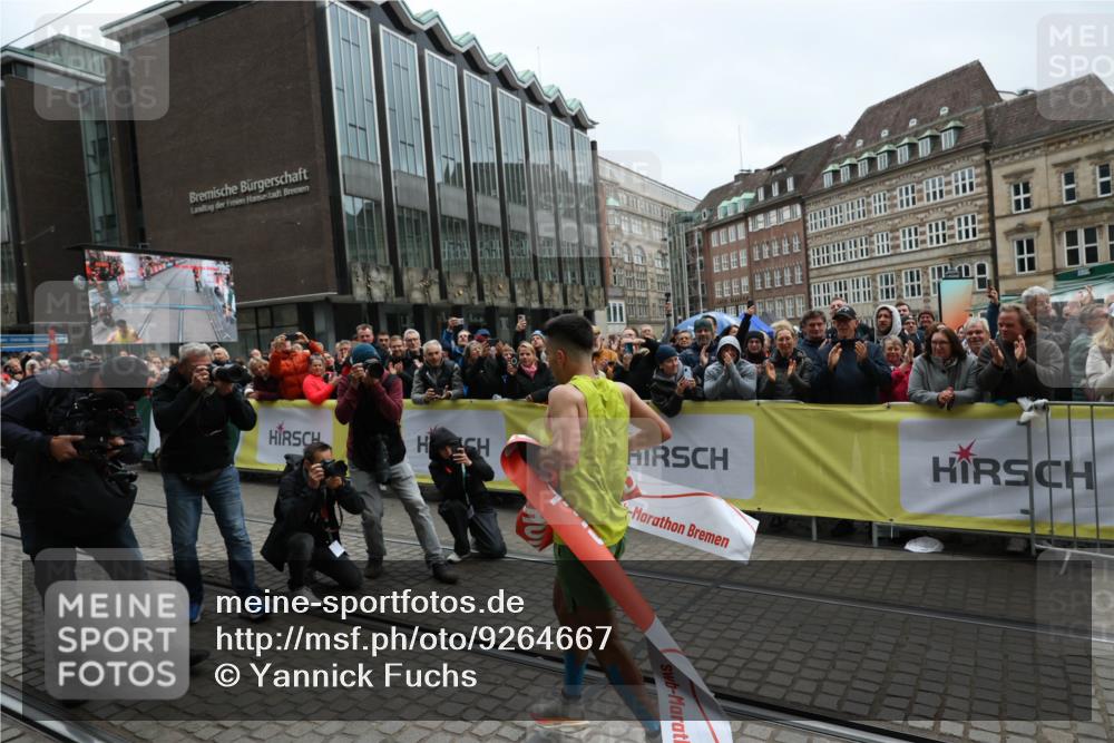 05.10.2025 - 20. swb-Marathon Bremen Yannick Fuchs http://msf.ph/oto/9264667 05.10.2025 12:04:46 Ziel 11703 meine-sportfotos.de