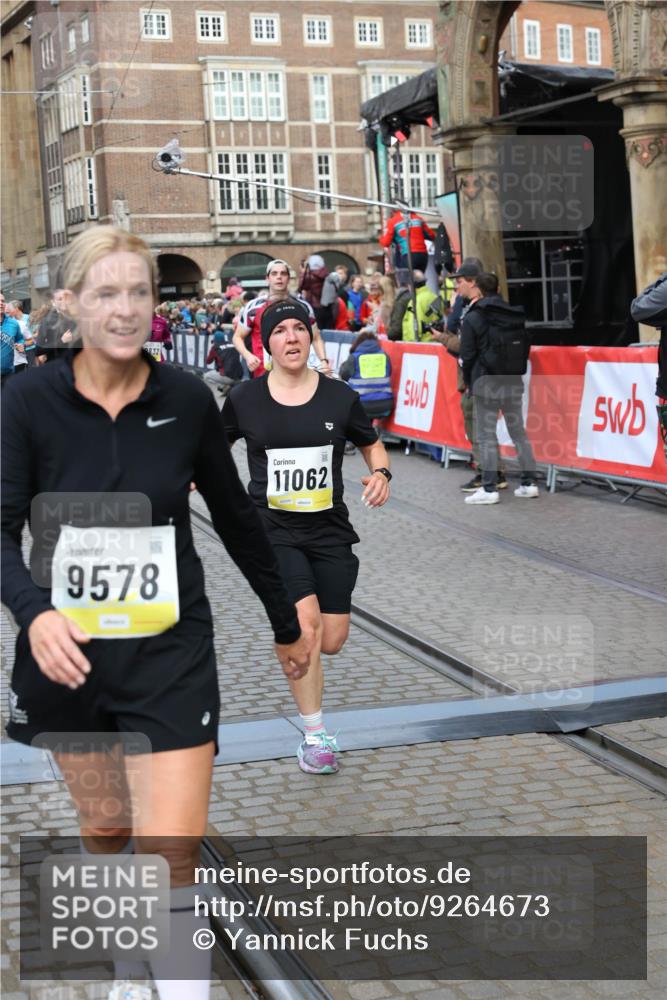 05.10.2025 - 20. swb-Marathon Bremen Yannick Fuchs http://msf.ph/oto/9264673 05.10.2025 10:50:47 Ziel 9230, 9267, 9299, 9578, 9832, 9986, 10251, 11062, 11451, 11466, 11661 meine-sportfotos.de