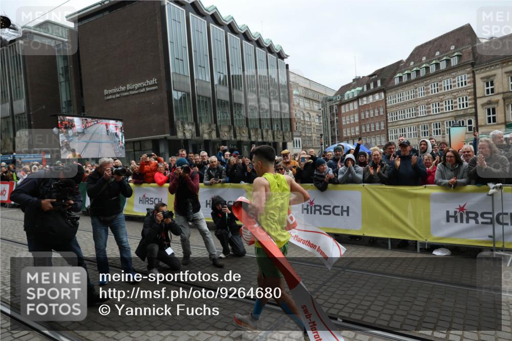 05.10.2025 - 20. swb-Marathon Bremen Yannick Fuchs http://msf.ph/oto/9264680 05.10.2025 12:04:46 Ziel 11703 meine-sportfotos.de