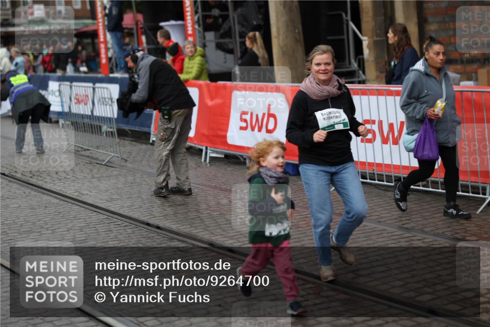 05.10.2025 - 20. swb-Marathon Bremen Yannick Fuchs http://msf.ph/oto/9264700 05.10.2025 15:25:12 Ziel  meine-sportfotos.de