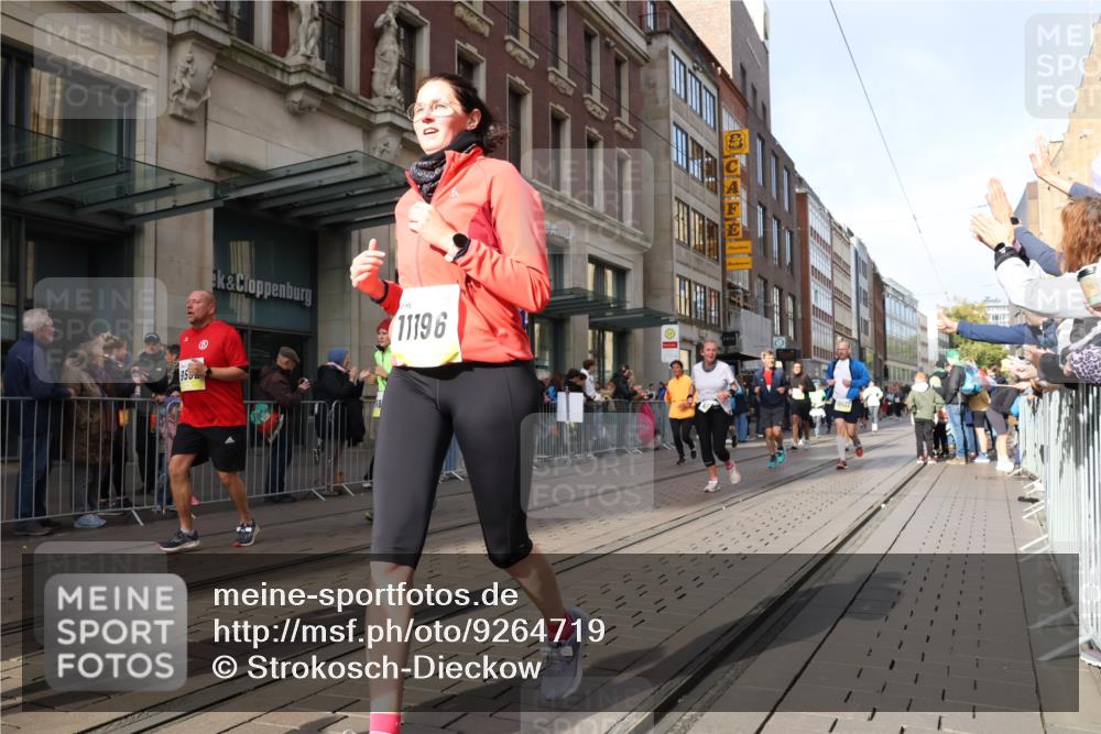 05.10.2025 - 20. swb-Marathon Bremen Strokosch-Dieckow http://msf.ph/oto/9264719 05.10.2025 11:04:19 Ziel 8111, 9394, 9532, 9610, 9623, 9750, 9765, 9771, 9812, 9915, 9927, 10278, 10422, 10439, 10451, 10483, 10485, 10531, 10532, 10557, 10674, 10869, 10956, 10964, 11035, 11044, 11196, 11427, 11542, 11546, 11615, 11704, 8111, 9394, 9532, 9610, 9623, 9750, 9765, 9771, 9812, 9915, 9927, 10278, 10422, 10439, 10451, 10483, 10485, 10531, 10532, 10557, 10674, 10869, 10956, 10964, 11035, 11044, 11196, 11427, 11542, 11546 meine-sportfotos.de