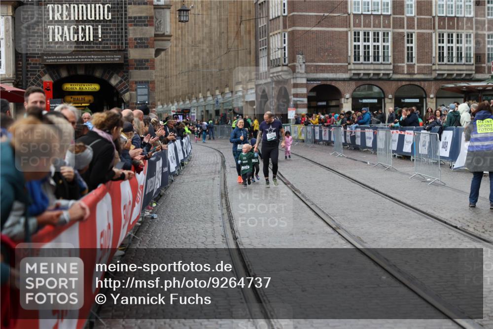 05.10.2025 - 20. swb-Marathon Bremen Yannick Fuchs http://msf.ph/oto/9264737 05.10.2025 15:25:13 Ziel  meine-sportfotos.de