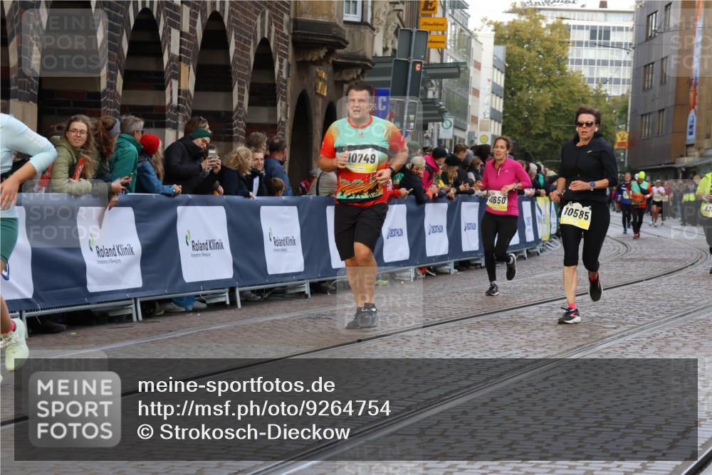 05.10.2025 - 20. swb-Marathon Bremen Strokosch-Dieckow http://msf.ph/oto/9264754 05.10.2025 11:07:32 Ziel 9306, 9780, 10037, 10585, 10650, 10749, 10776, 10854, 11159, 11262, 11584 meine-sportfotos.de